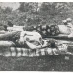 U selu Međeđa nakon napada Četnika i komunistički bandi.
Ženu Ibrahima Kosa i Čanku Murtić su mučili strahovito.
Prije nego što su ih ubili su im odsjekli grudi.
To se je dogodilo 2 studenog 1941 godine.