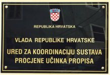 Zašto državni, općinski ili gradski službenici nisu nikada prosvjedovali?