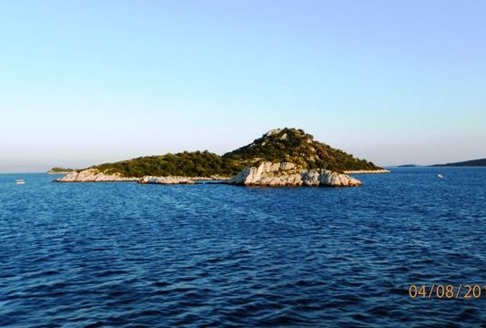 SKANDAL PRED IZBORE: OTOK PRODAN I IZDATA NEZAKONITA GRAĐEVINSKA DOZVOLA
