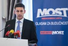 MOSTOV IDEOLOG NAZVAO HDZ -HRVATSKOM PRESLAGIVAČKOM STRANKOM