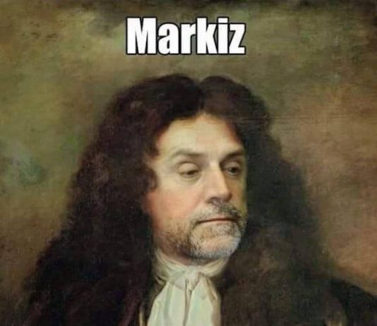 Ispred HNK-a peku se kobasice i koltlovina kao na sajmištu