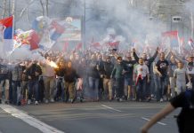 Srpski navijači svuda urliču ‘ovo je Srbija’ jer primitivci ne znaju da su nastali od Hrvata