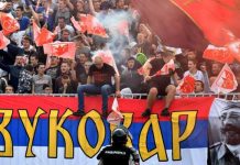 Srpska fašistička stoka (Delije) prijete Torcidi i splićanima klanjem sa sjekiramam !