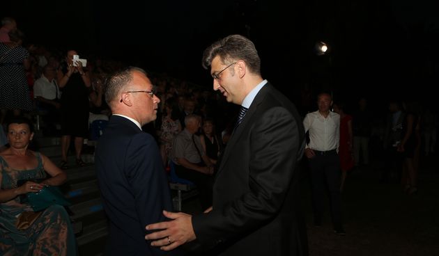 zlatko-hasanbegovic-i-andrej-plenkovic-f0fe2379afbea961f3b876b6b47ef5f5_view_article