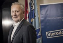 B. Gates -‘GLAVNI SVJETSKI DOKTOR’ NE ODOBRAVA RELAKSACIJU MJERA , BOŽINOVIĆ NAKON TOGA PRIJETI STROŽIM MJERAMA