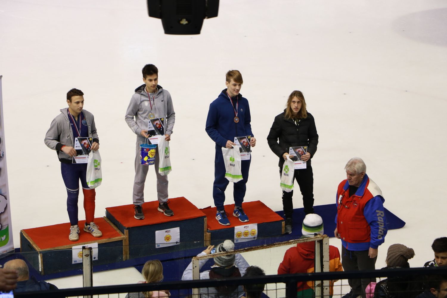 bronca-junior B-Jan Posavec