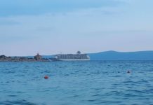 Kruzer je danima ispred najatraktivnijih plaža Makarske zagađivao okoliš