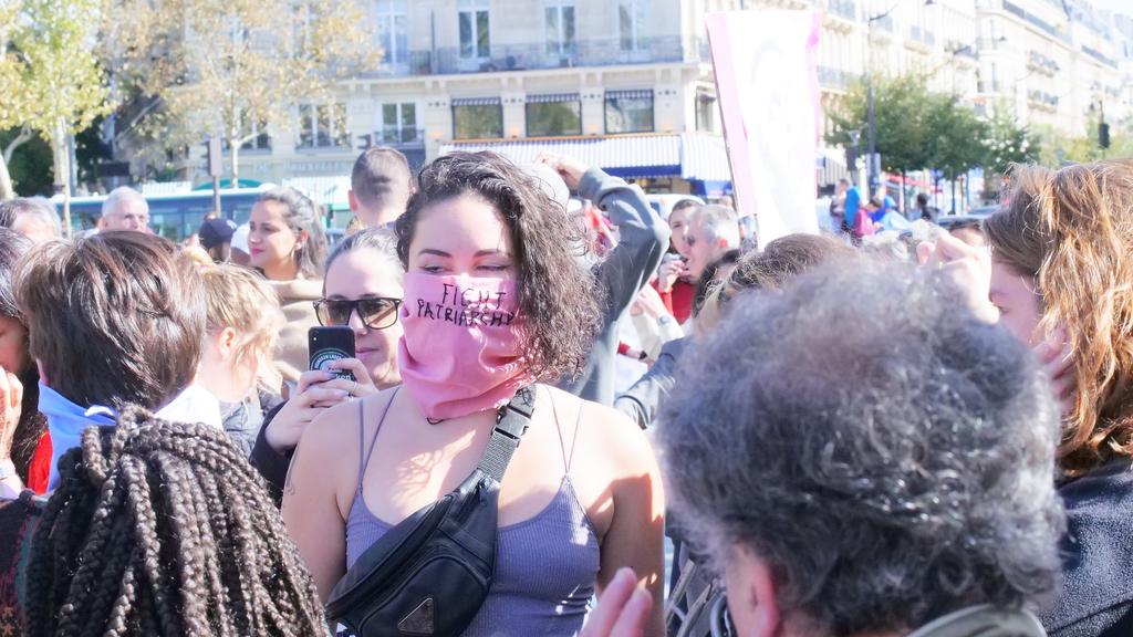 manifestations-de-femmes-place-de-la-republique-a-paris