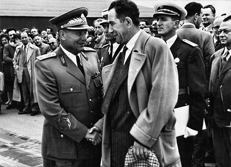 Josip Broz Tito i Milovan Djilas na aeromitingu u Batajnici. 21.05.1953.