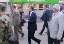 U Vrginmostu kaos, bolesni nemaju adekvatnu zaštitu, a SDSS-ov načelnik razgledava naoružanje u Srbiji