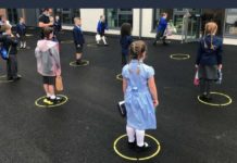 Da li ćemo dozvoliti ovakve scene u našim školama? Nije li ovo zlostavljanje djece?