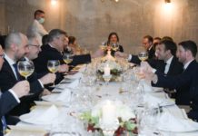 Udruga bolničkih liječnika traži od Macrona upute stožeru?!