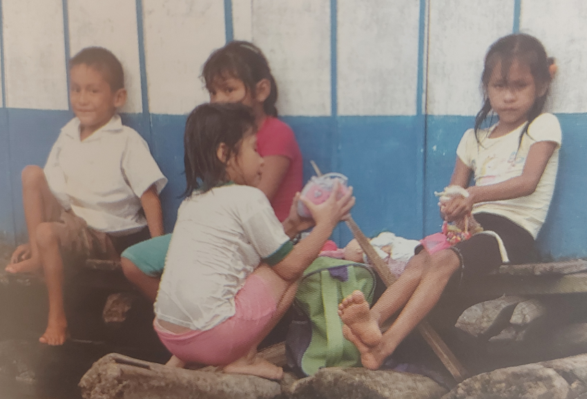 Slika 9 djeca Peru
