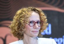 Nova zamjenica šefa NATO-a -Sjevernomakedonka; kojoj su Srbi izboli pradjeda sa 80 uboda nožem jer je bio za Bugarsku