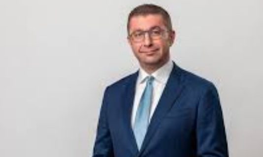 Obitelj Sjevernomakedonskog premijera koristi bugarsko članstvo u EU, a odbija staviti Bugare u Ustav