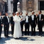 BOŽIČNI KONCERT HRVATSKE PRAVOSLAVNE CRKVE NA KOJEM NASTUPA ZBOR KOJI JE BIO KOD PAPE