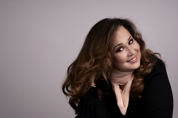 1 - Natasa Reic - Ljubi Me - photo Ljudevit Blagec