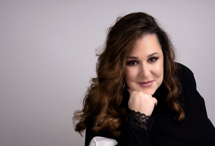 2 - Natasa Reic - Ljubi Me - photo Ljudevit Blagec